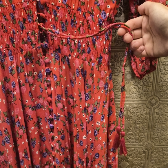 RAMBLING ROSE GOWN From the SPELL COLLECTIVE - Picture 8 of 10